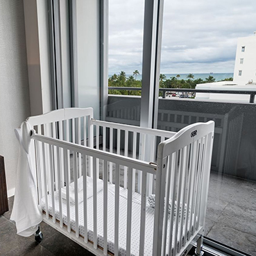 Do Hotels Have Cribs? Ensuring Comfortable and Safe Stays for Baby